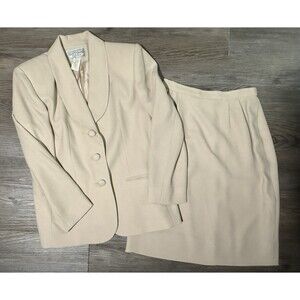 Women's Petite Size 6 Suitsme 2 piece skirt Blazer work attire Suit Set